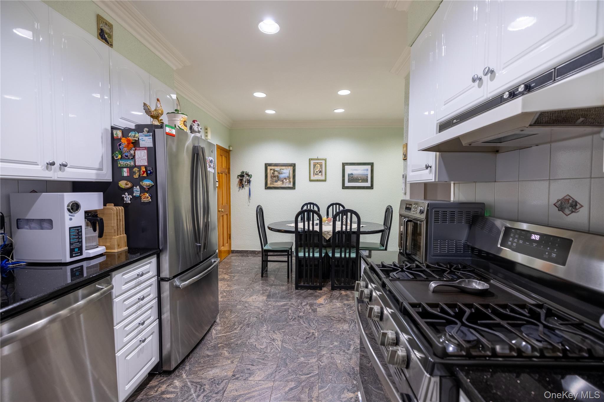 3931 201st Street Property Photo 9