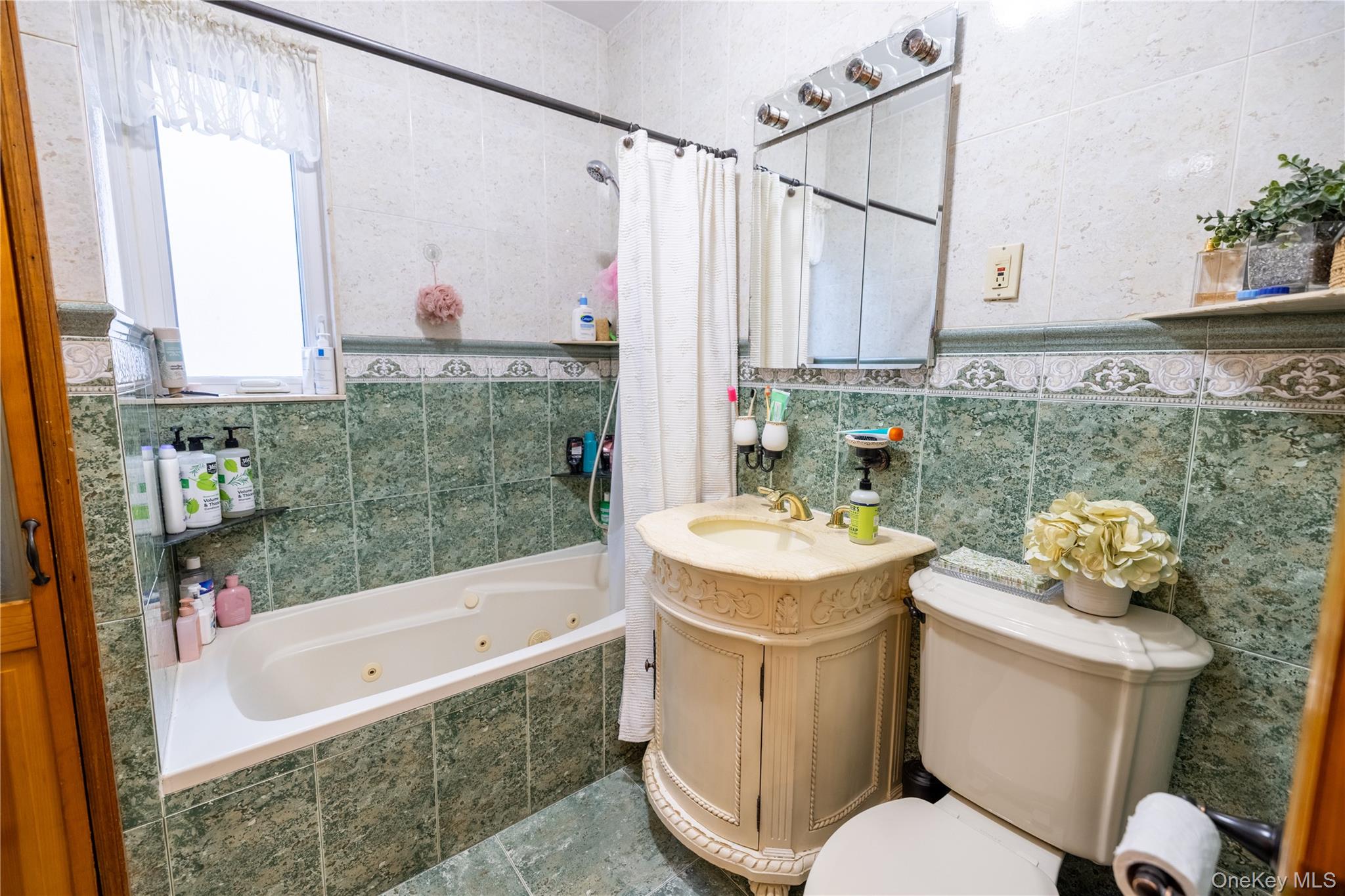 3931 201st Street Property Photo 11