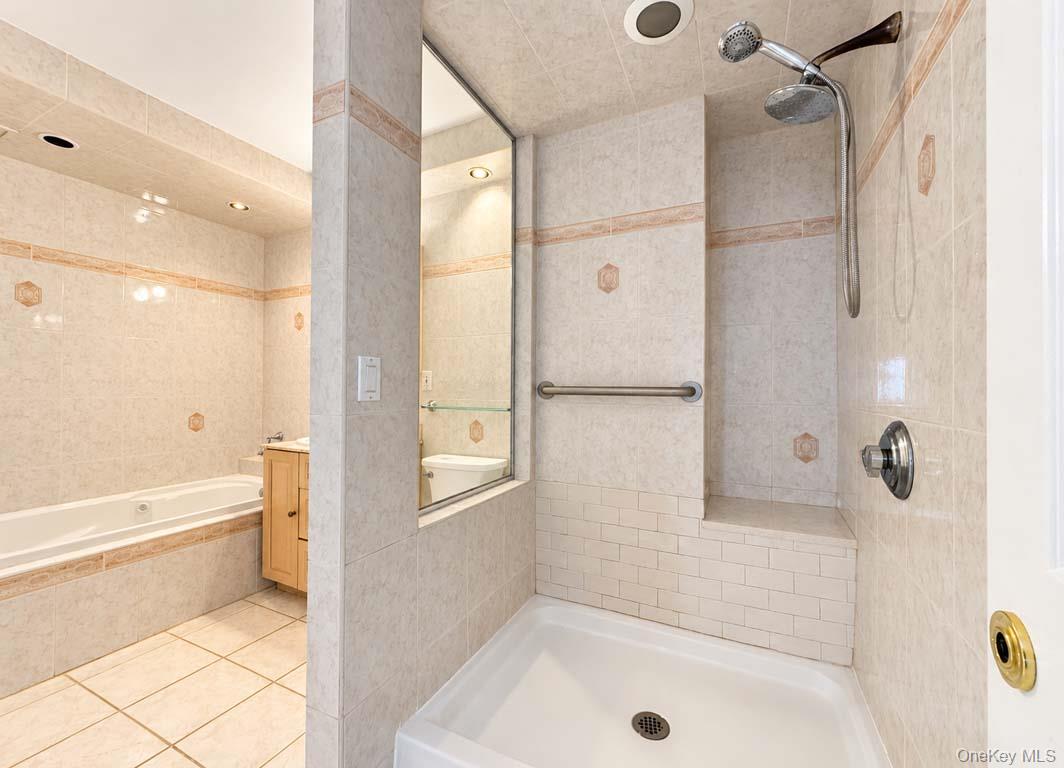 27010 Grand Central Parkway 18e Property Photo 21