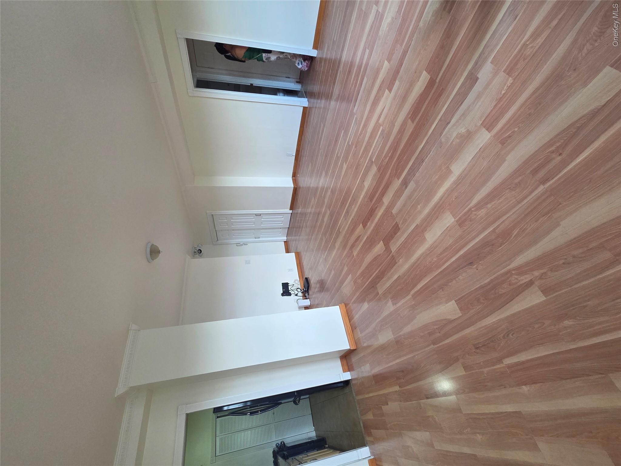 9 W Fordham Hill 7h Property Photo 5