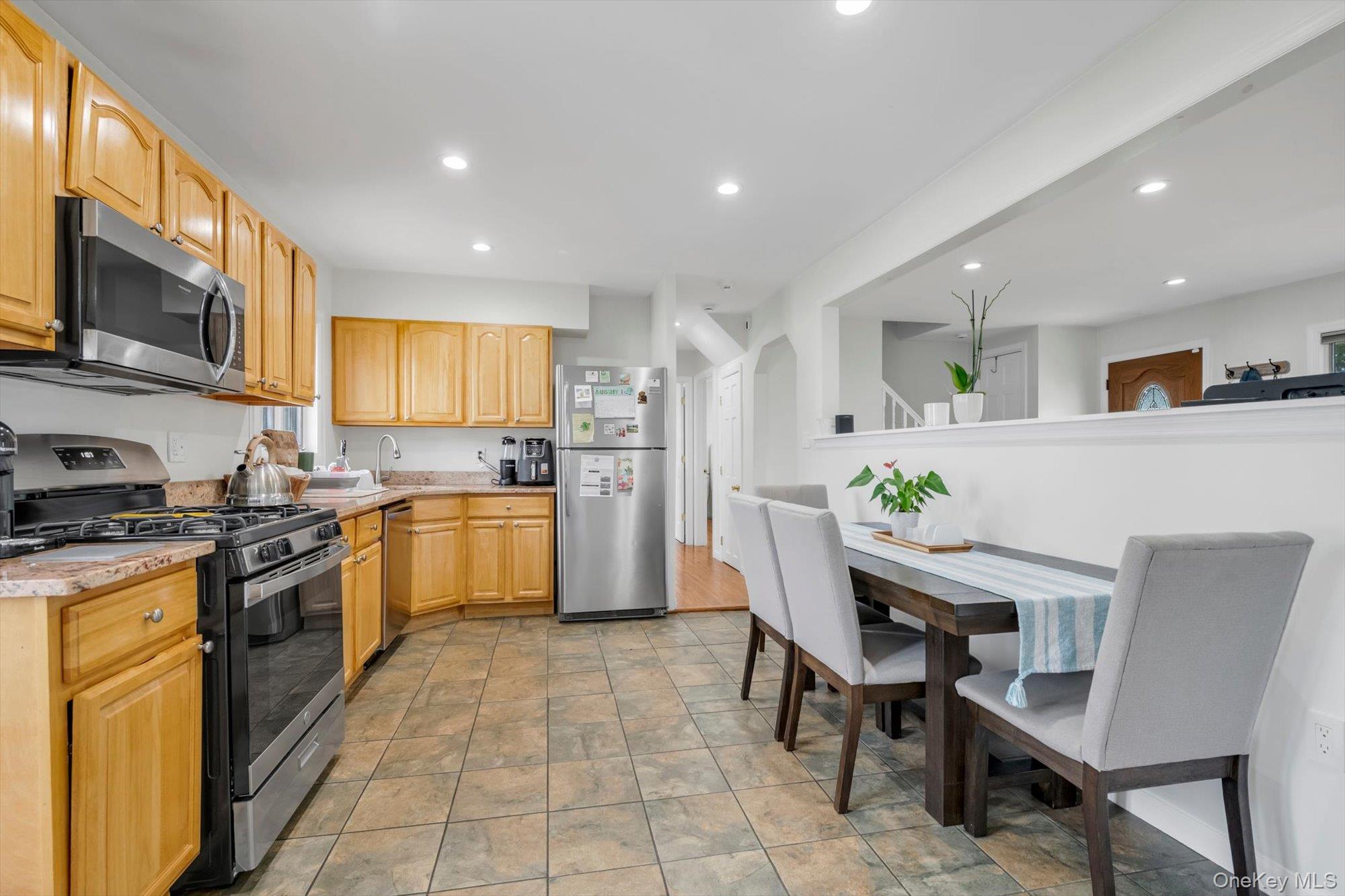 1055 Jefferson Street Property Photo 5