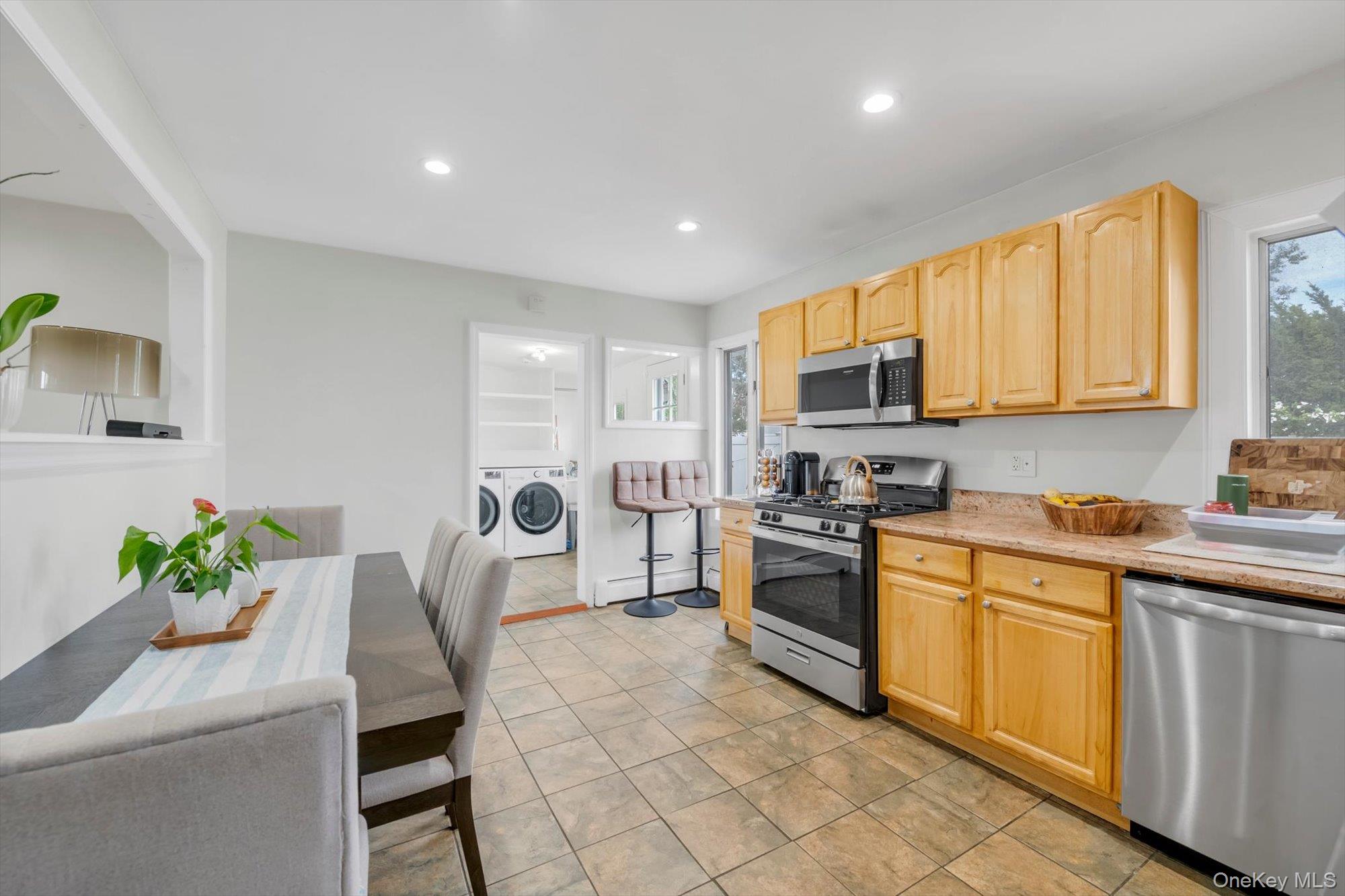 1055 Jefferson Street Property Photo 6