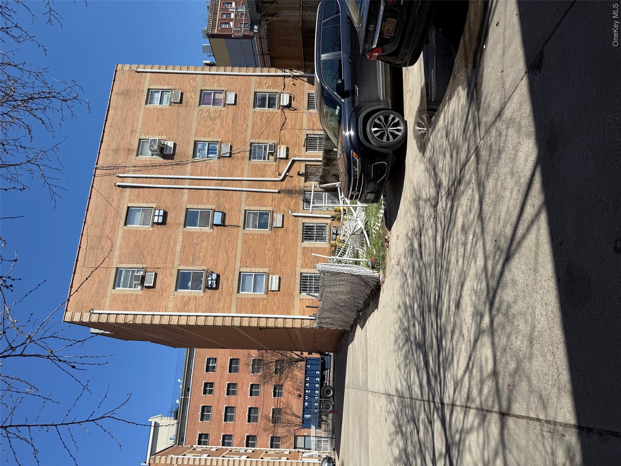 9318 170th Street Property Photo 2