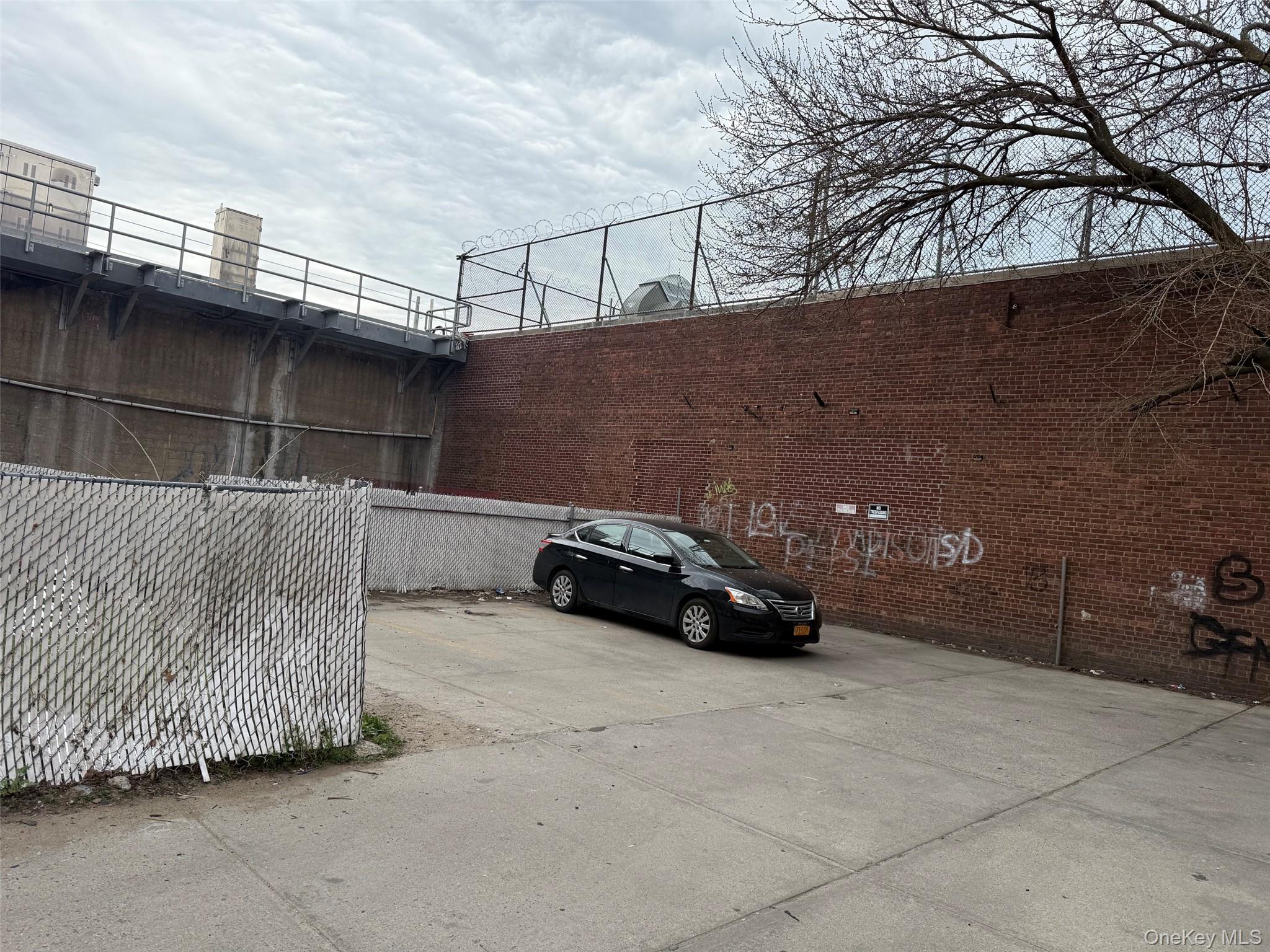 9318 170th Street Property Photo 4