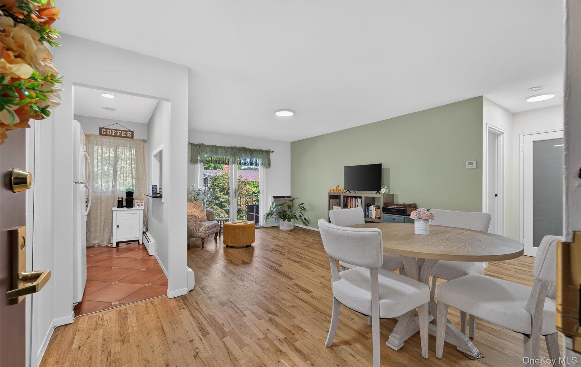 1 Toms Point Lane 17e Property Photo 1