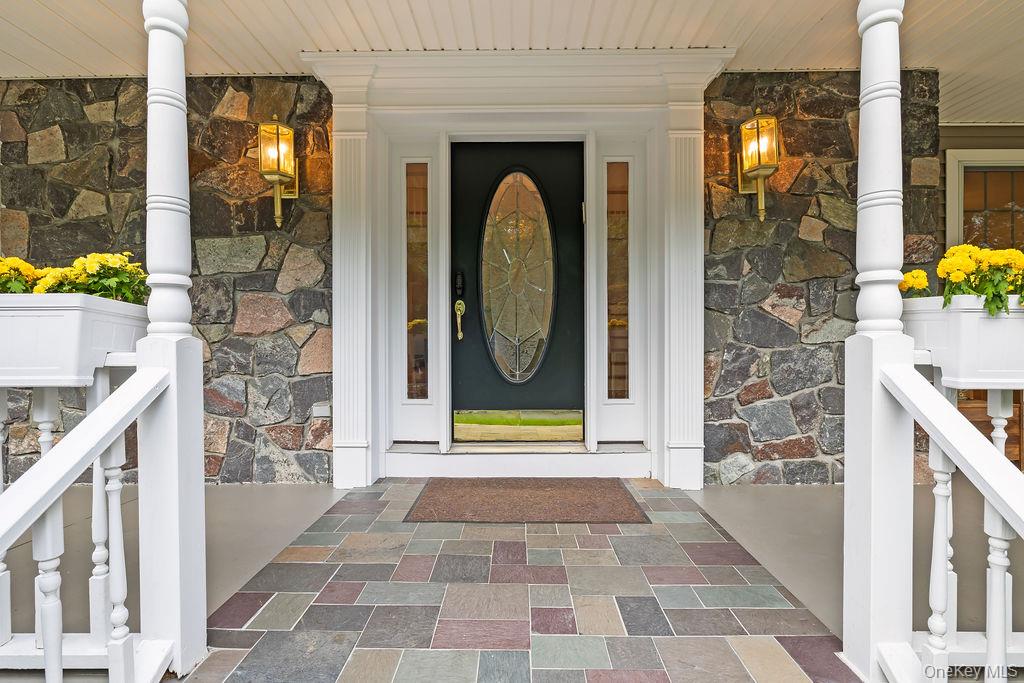 10 Golden Road Property Photo 3