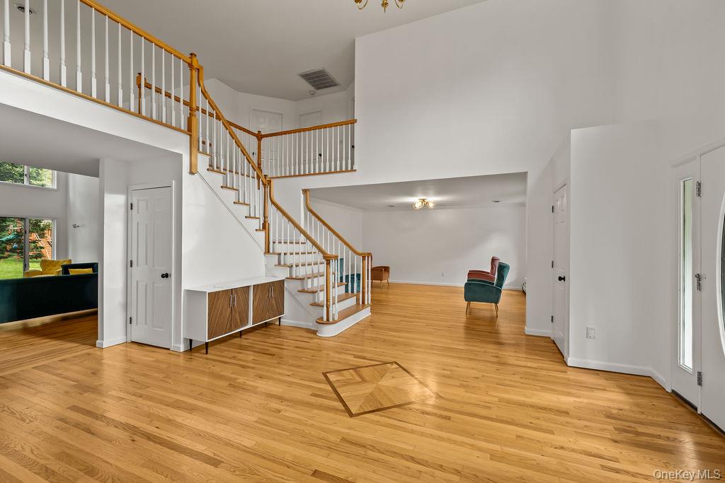 10 Golden Road Property Photo 5