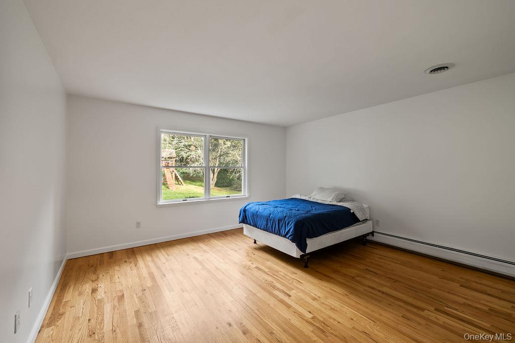 10 Golden Road Property Photo 16