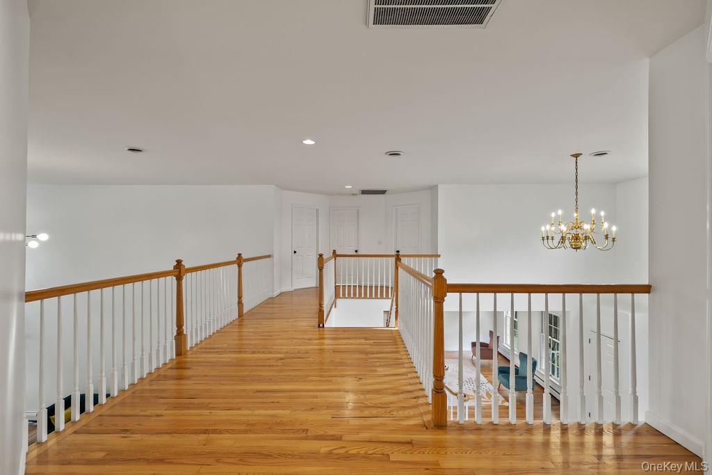 10 Golden Road Property Photo 18