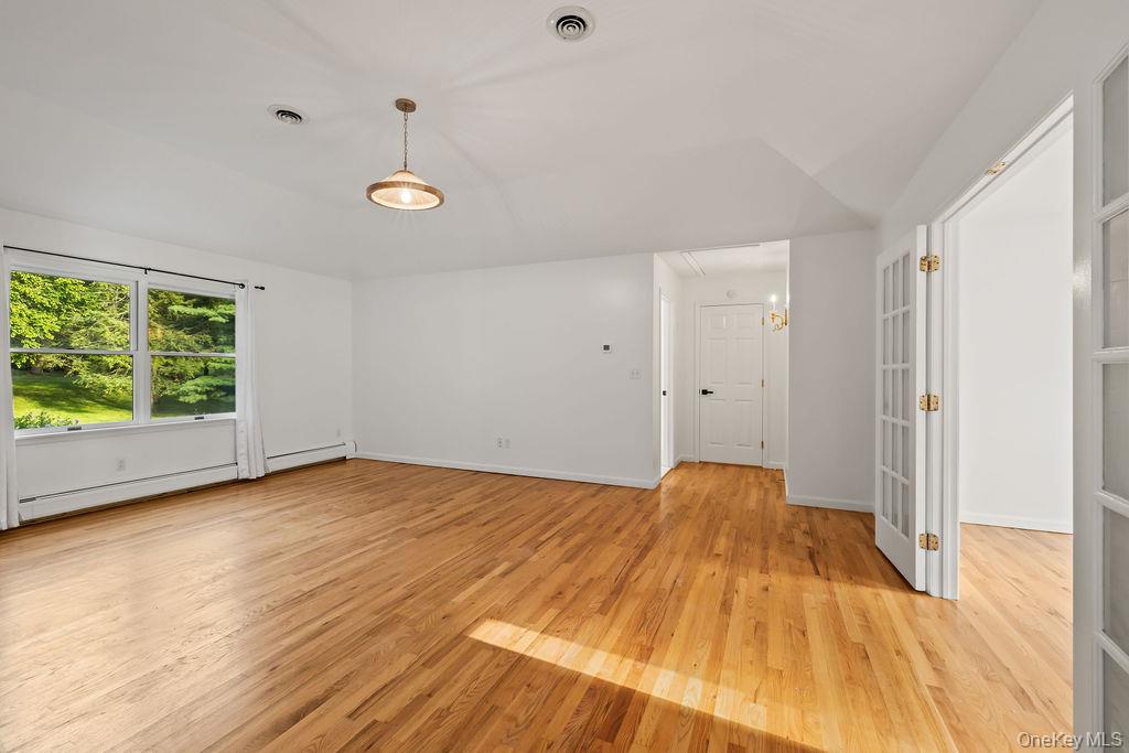 10 Golden Road Property Photo 22