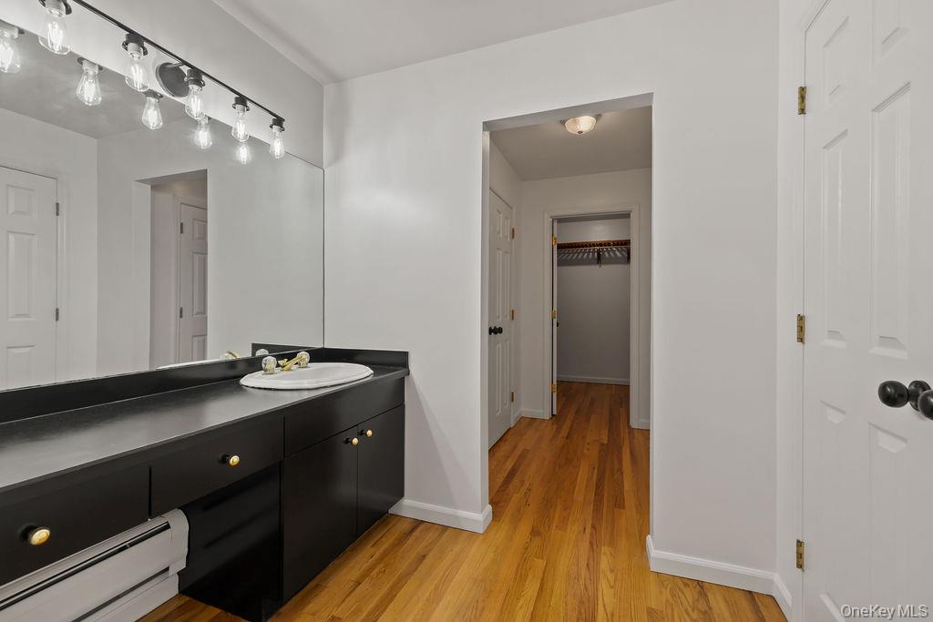 10 Golden Road Property Photo 23