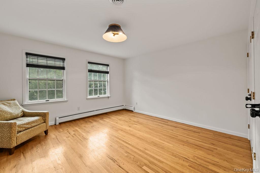 10 Golden Road Property Photo 27
