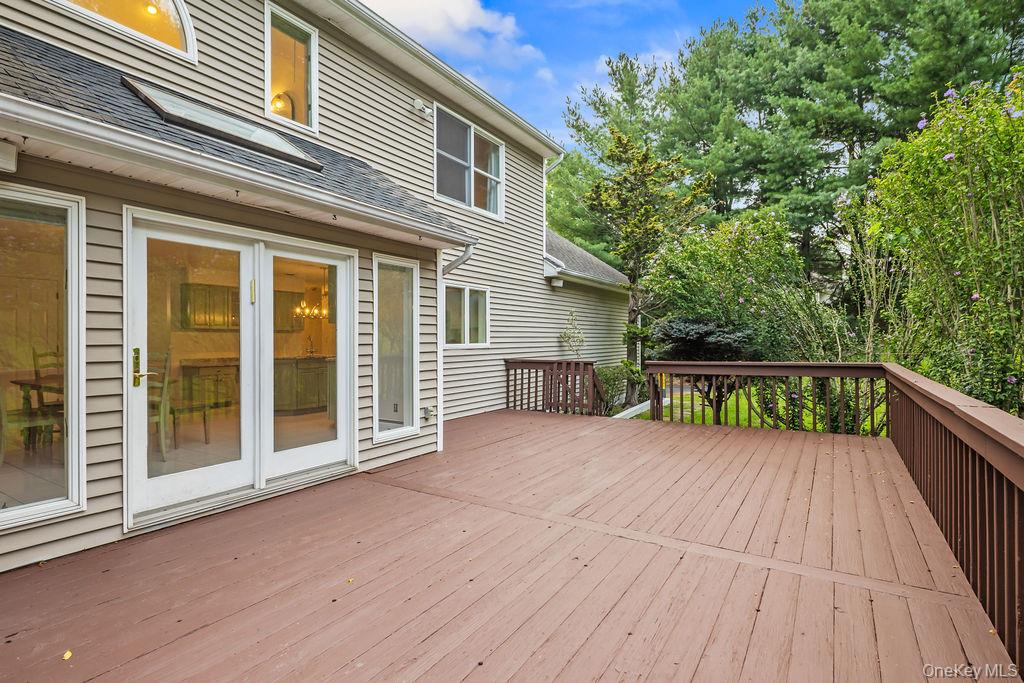 10 Golden Road Property Photo 34