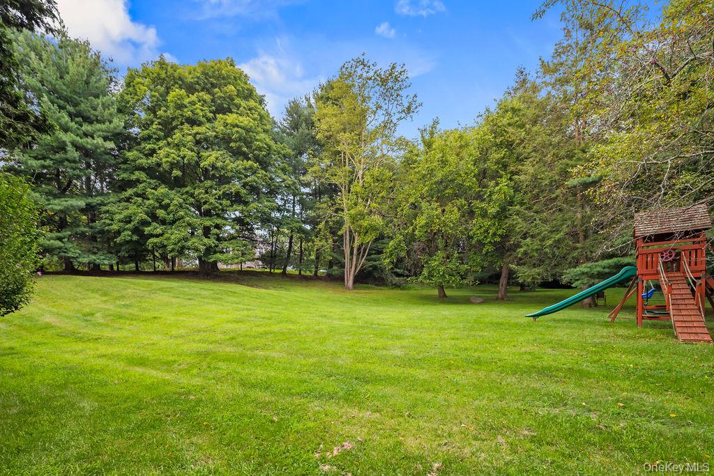 10 Golden Road Property Photo 36