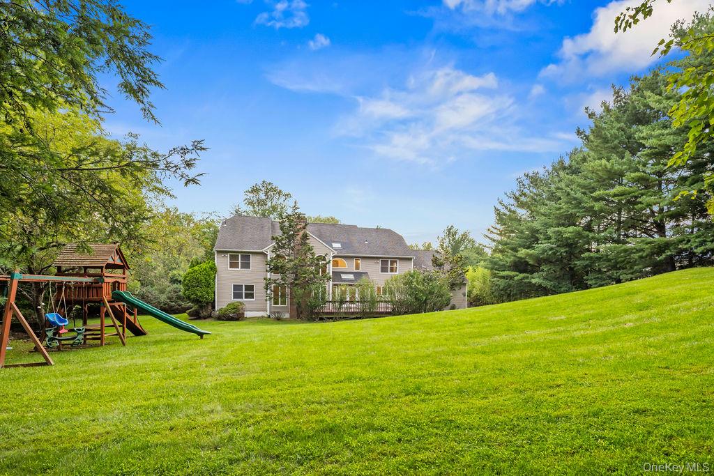 10 Golden Road Property Photo 37