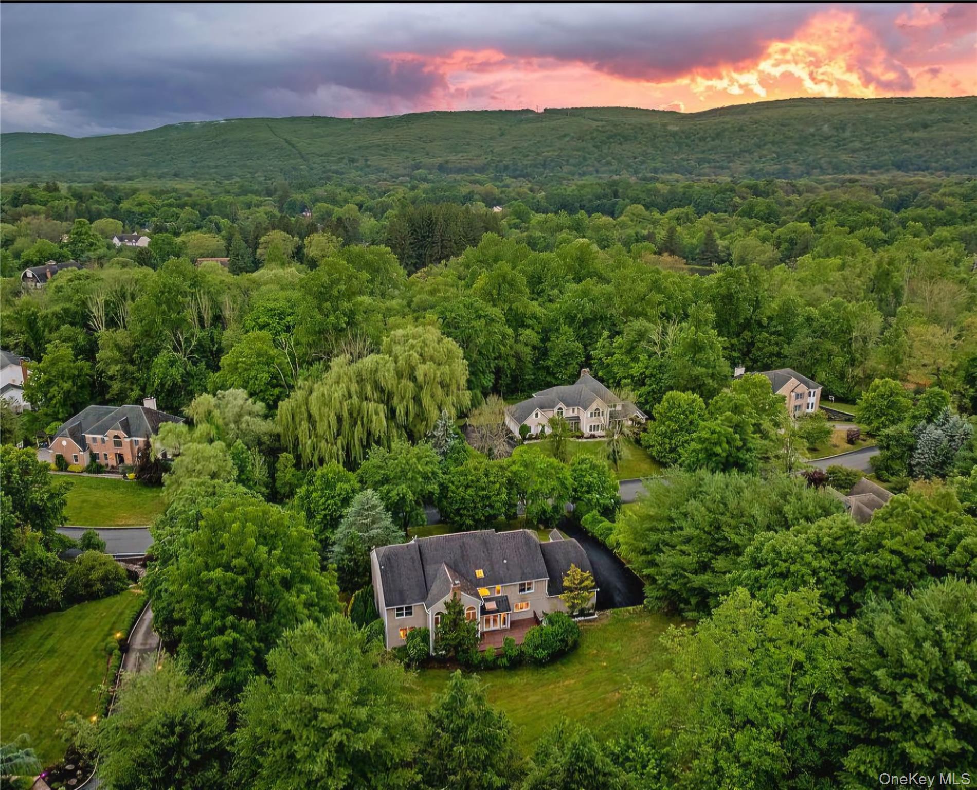 10 Golden Road Property Photo 38