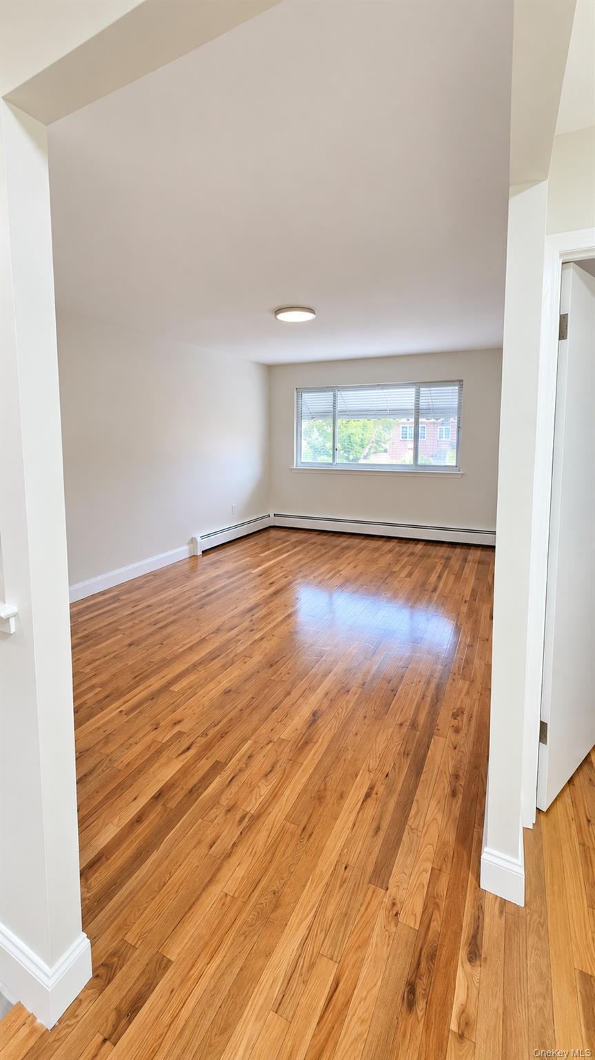 1121 Saint Lawrence Avenue Property Photo 4