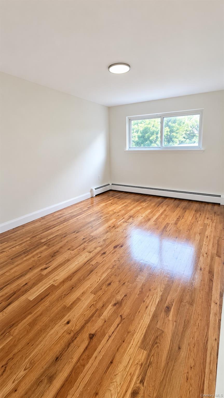 1121 Saint Lawrence Avenue Property Photo 6