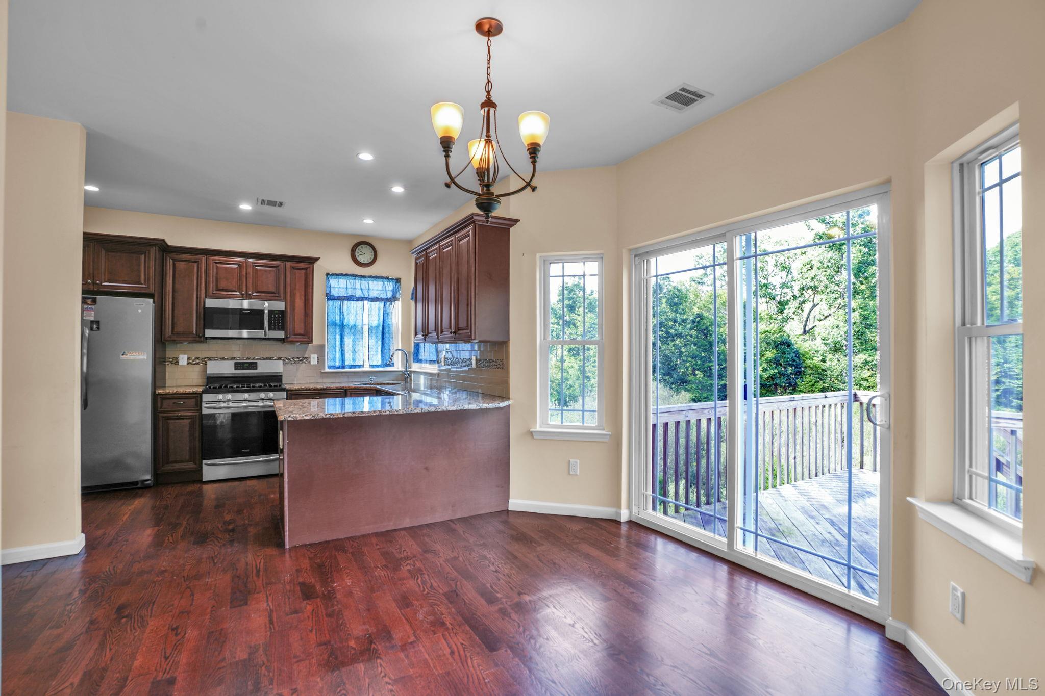 53 Highland View Place Property Photo 10