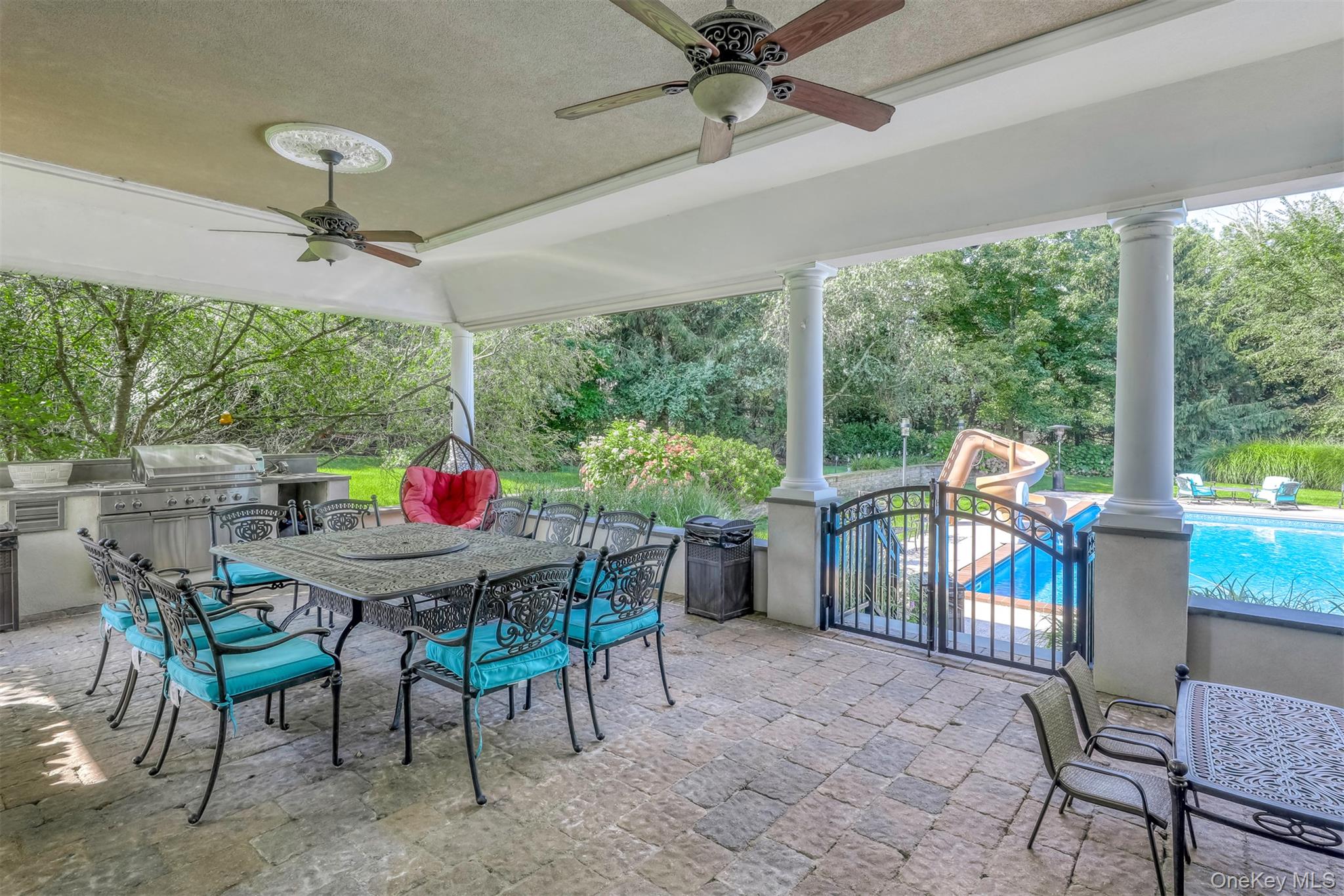 10 Cobblestone Farm Court Property Photo 8