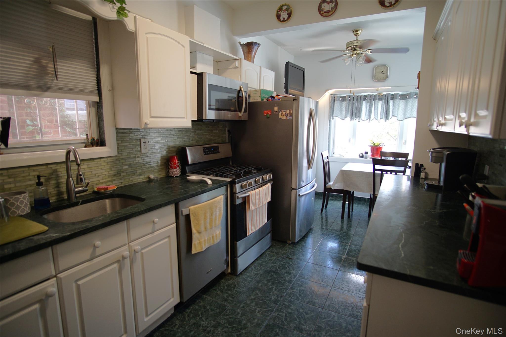 2430 Esplanade Avenue Property Photo 3