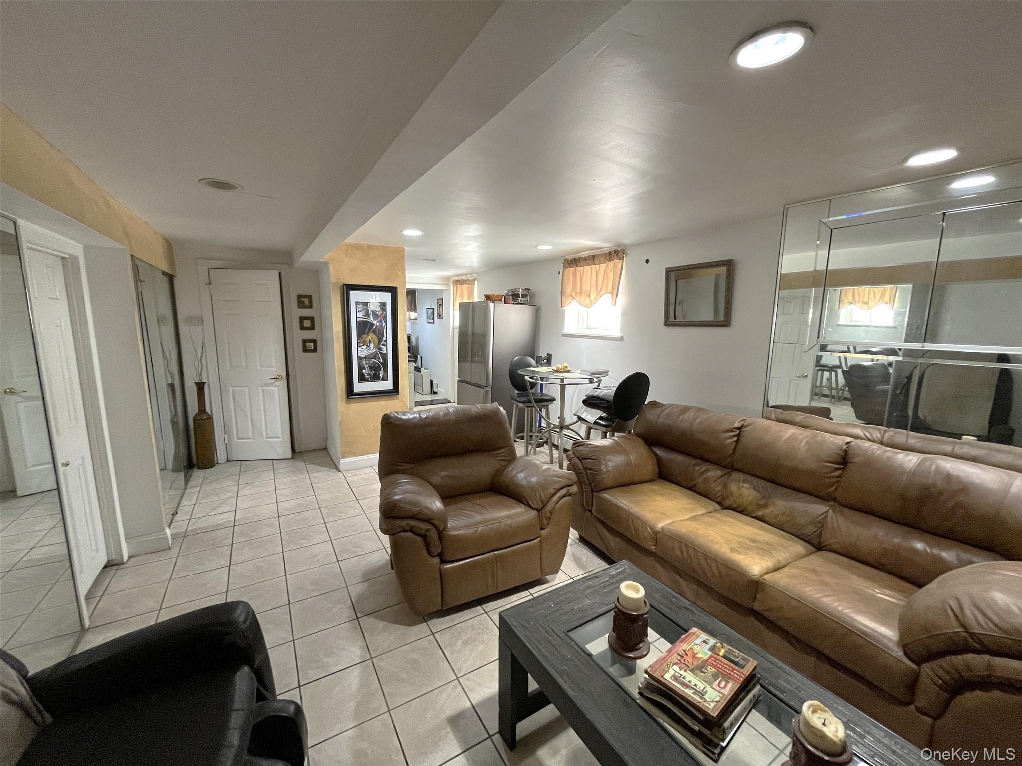2430 Esplanade Avenue Property Photo 12