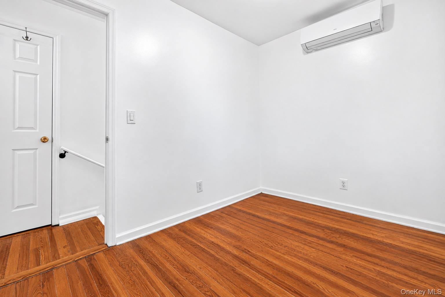 1787 Randall Avenue Property Photo 27