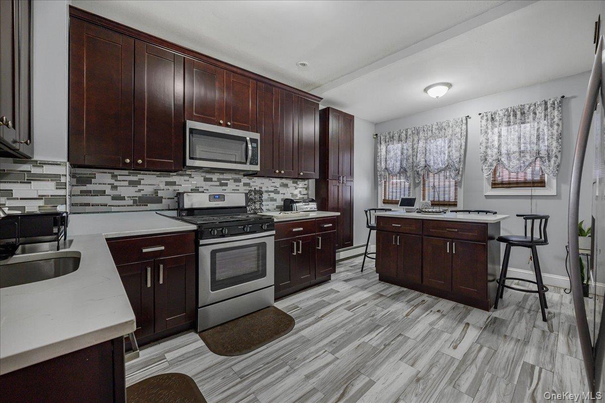 11428 130th Street Property Photo 9