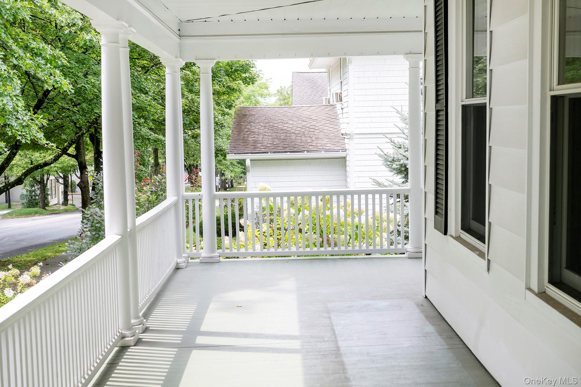 3315 Franklin Avenue Property Photo 6