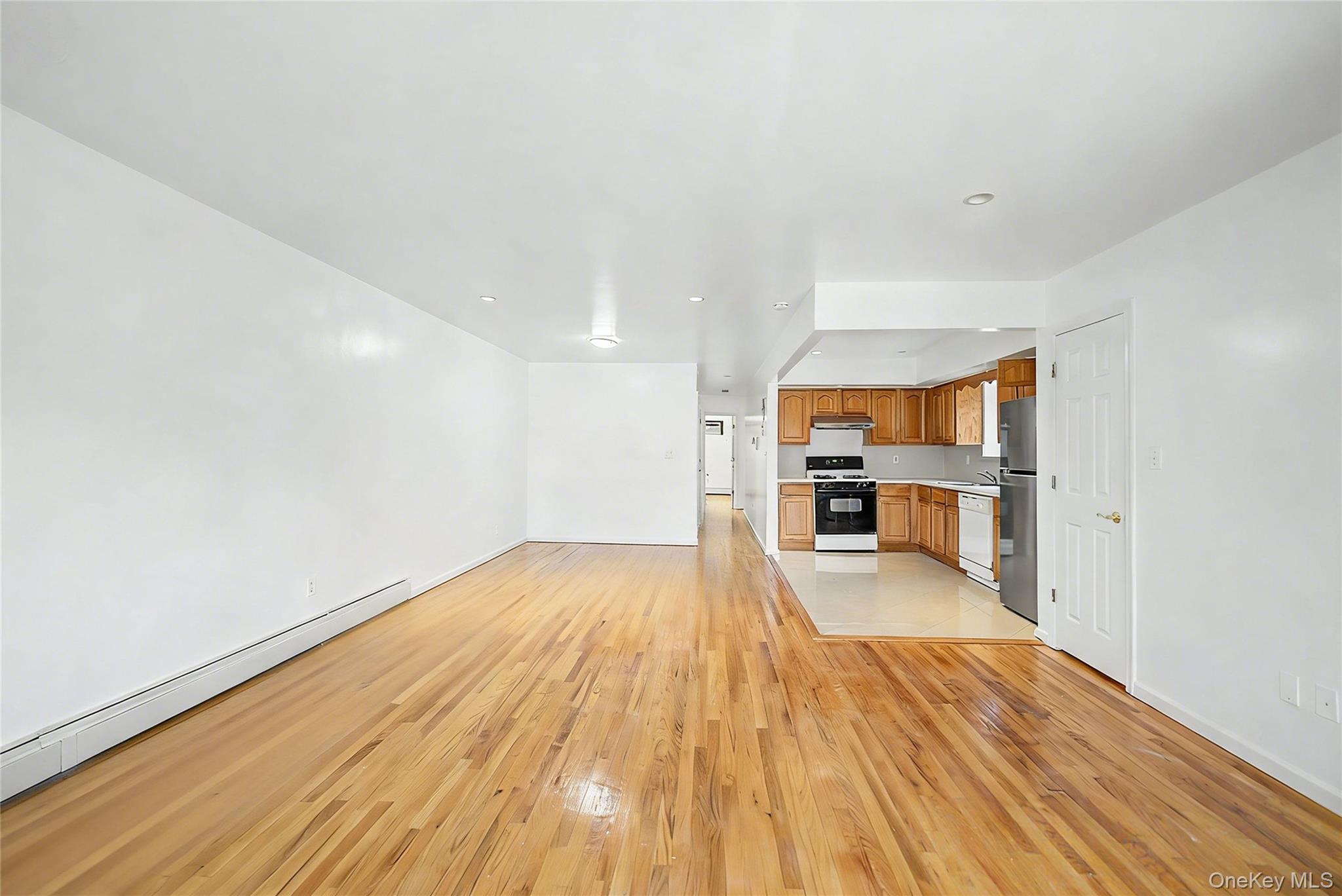284 Dahlgren Place Property Photo 3