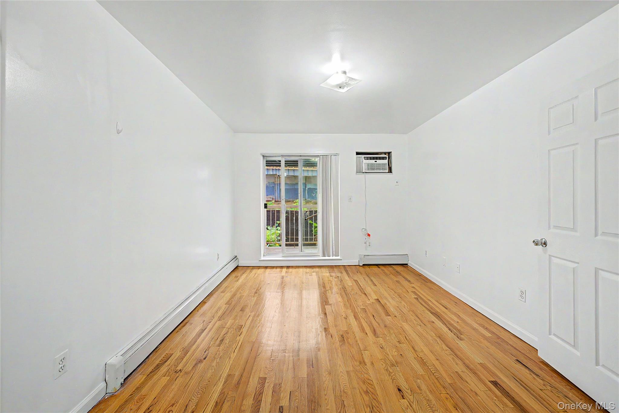 284 Dahlgren Place Property Photo 8