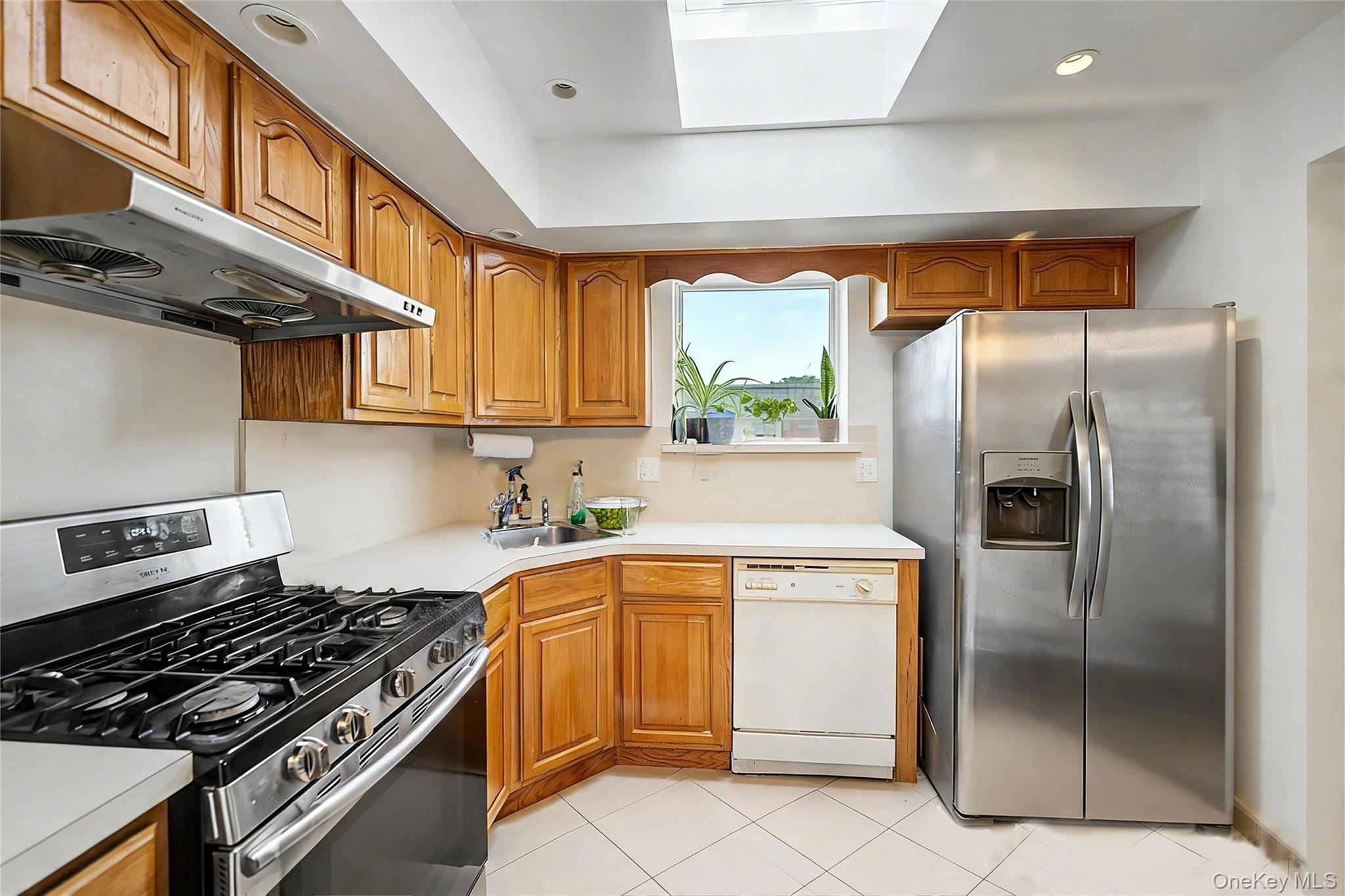 284 Dahlgren Place Property Photo 13