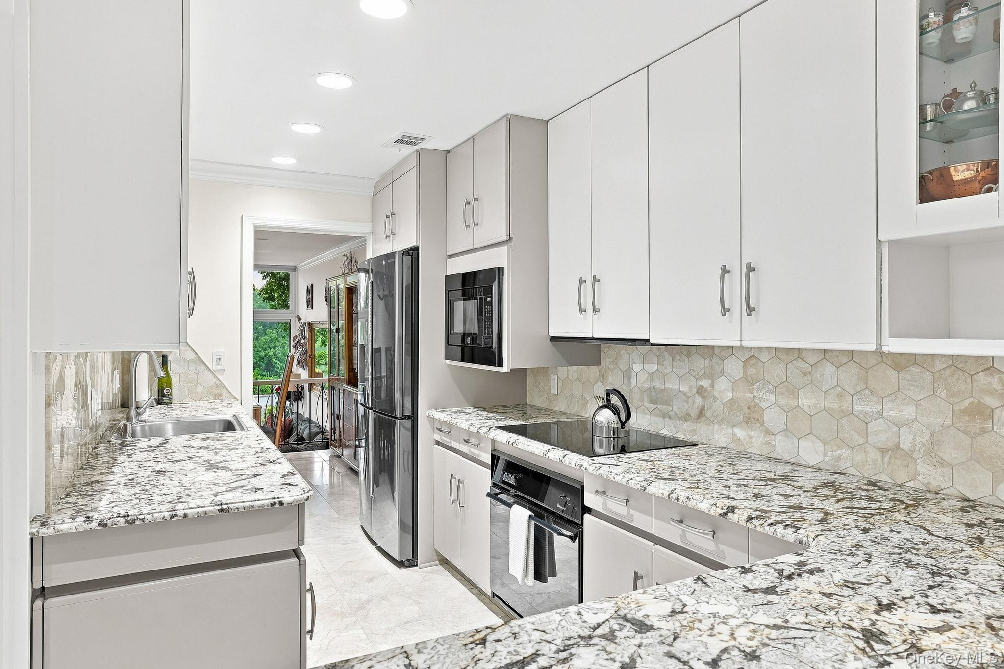 815 Colony Drive Property Photo 3
