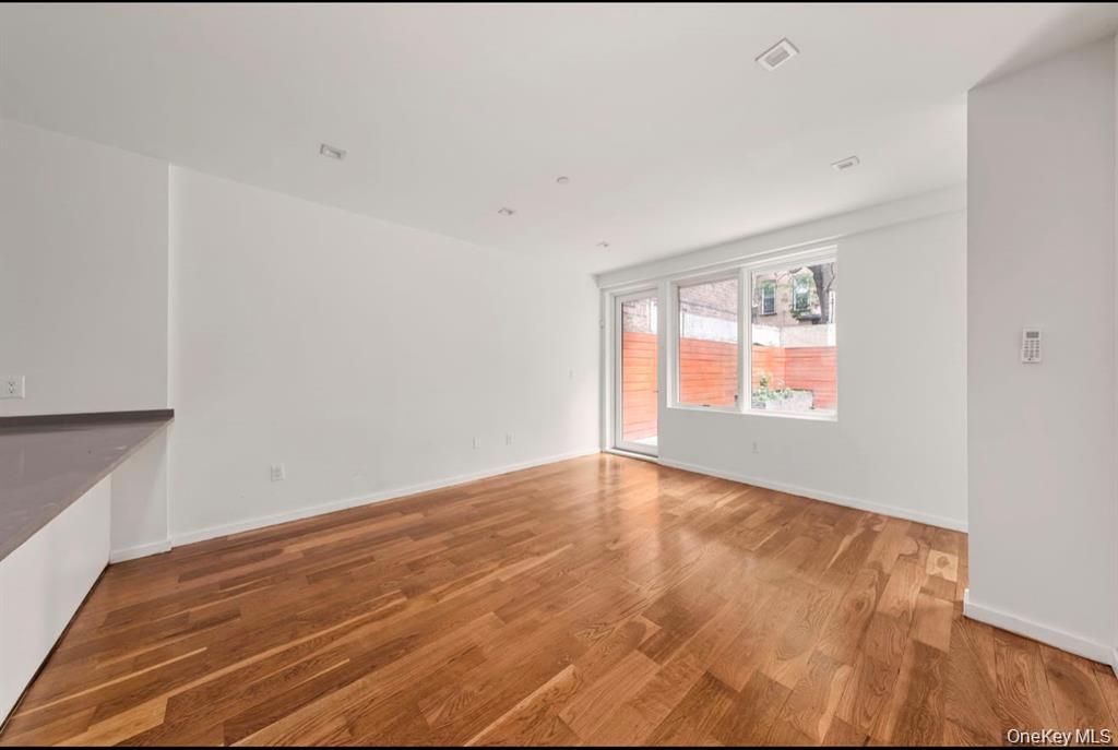 311 Hart Street 1b Property Photo 2