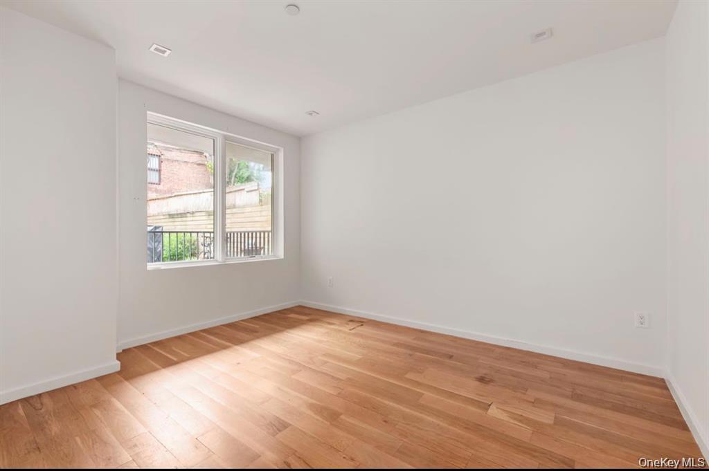 311 Hart Street 1b Property Photo 13