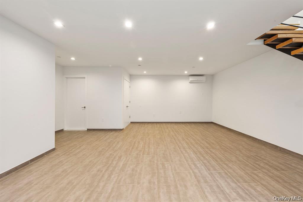 311 Hart Street 1b Property Photo 19