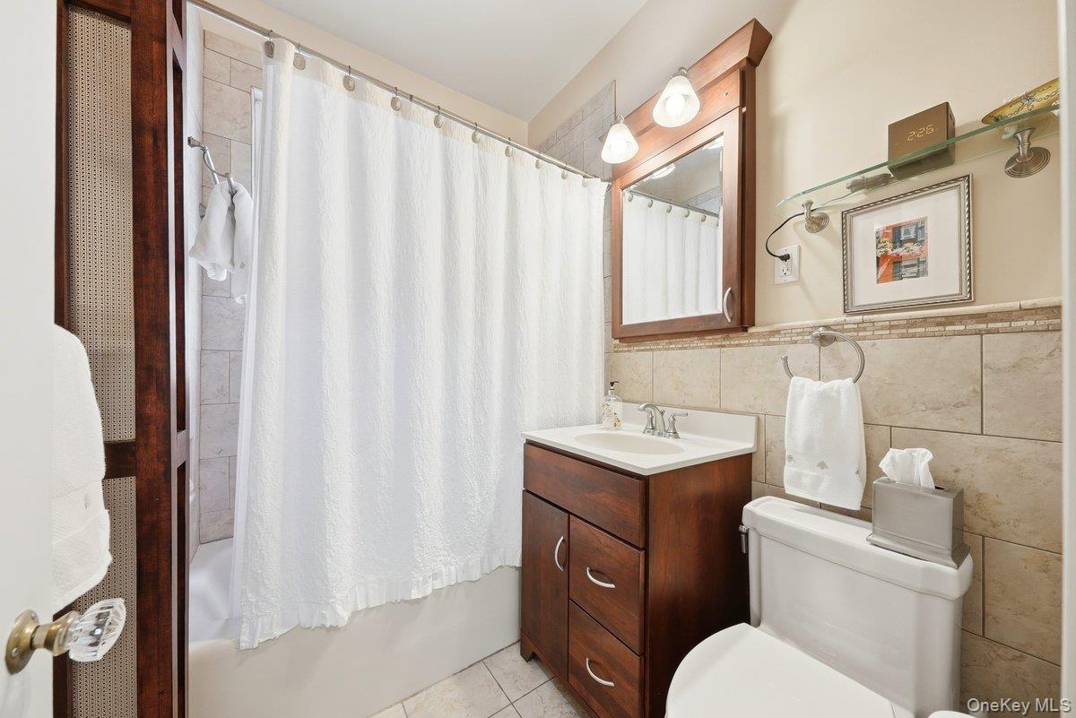 333 E 238th Street Property Photo 11