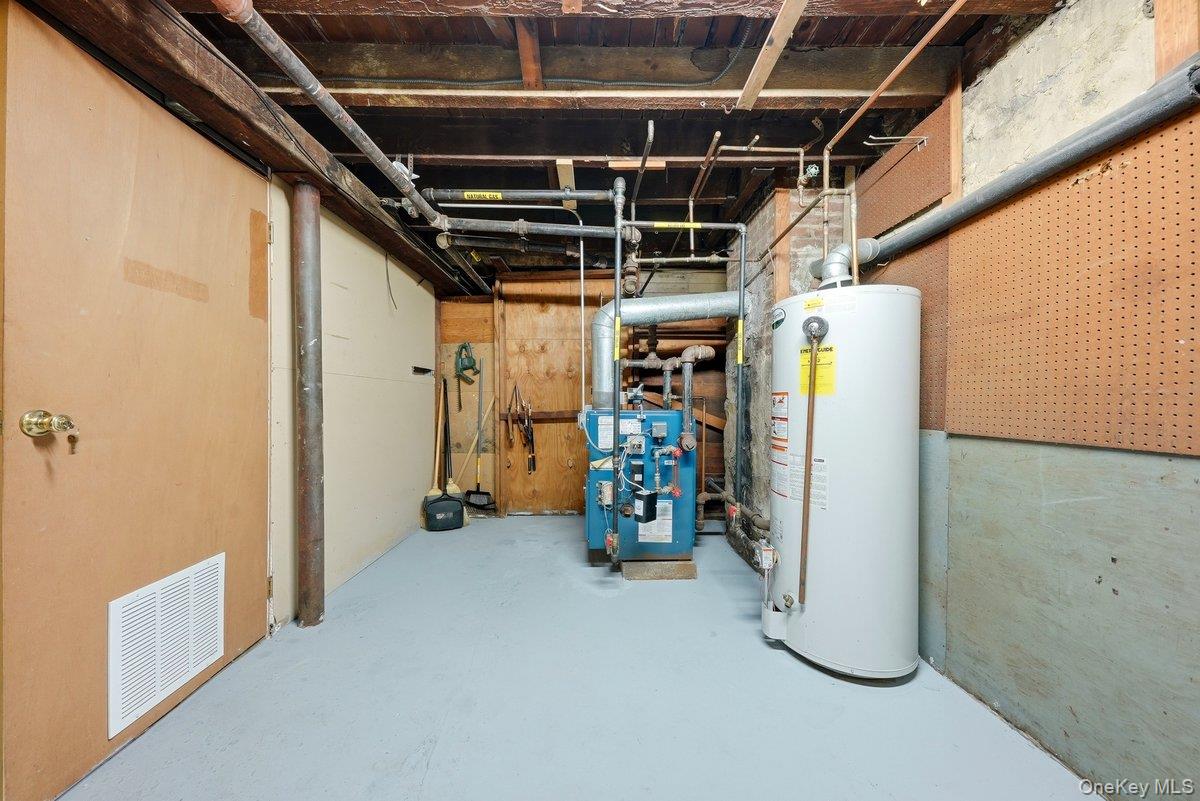 333 E 238th Street Property Photo 29