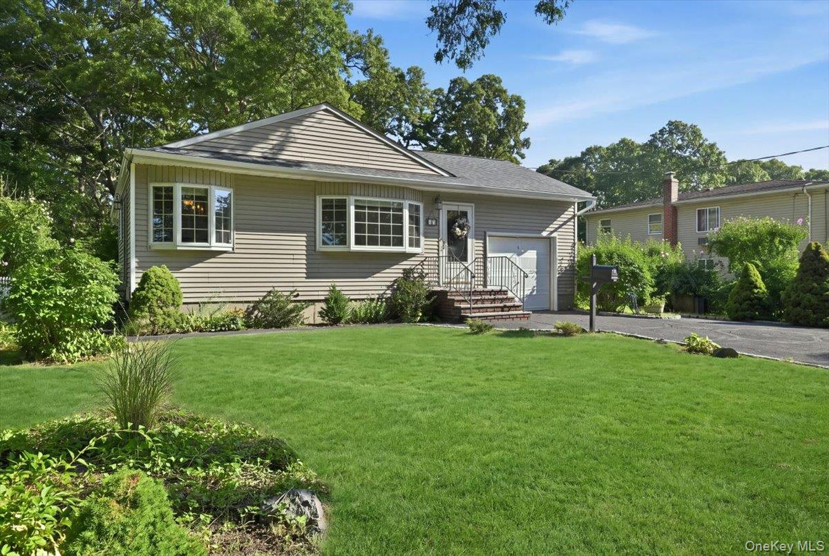 25 W Oakdale Street Property Photo 1