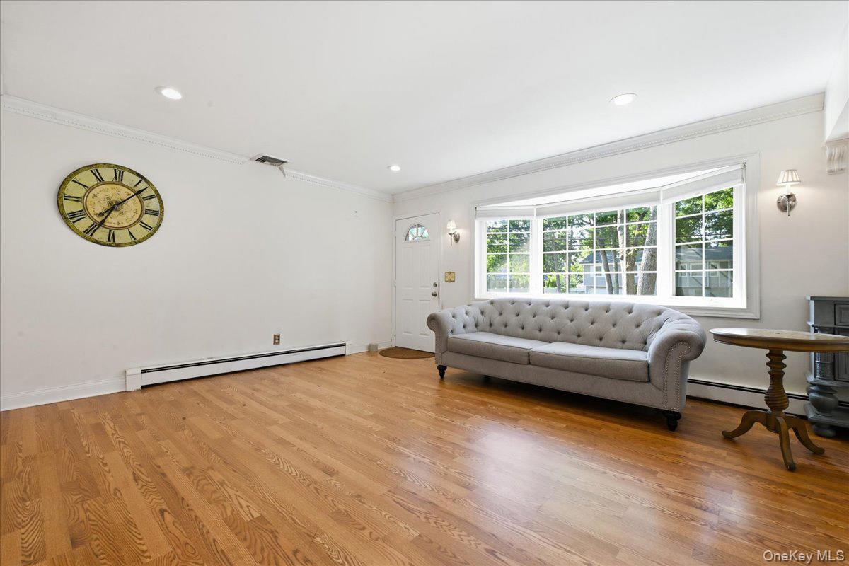 25 W Oakdale Street Property Photo 6