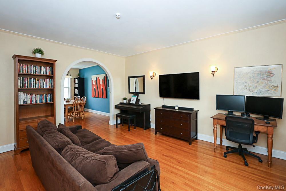 25-30 36th Avenue Property Photo 4