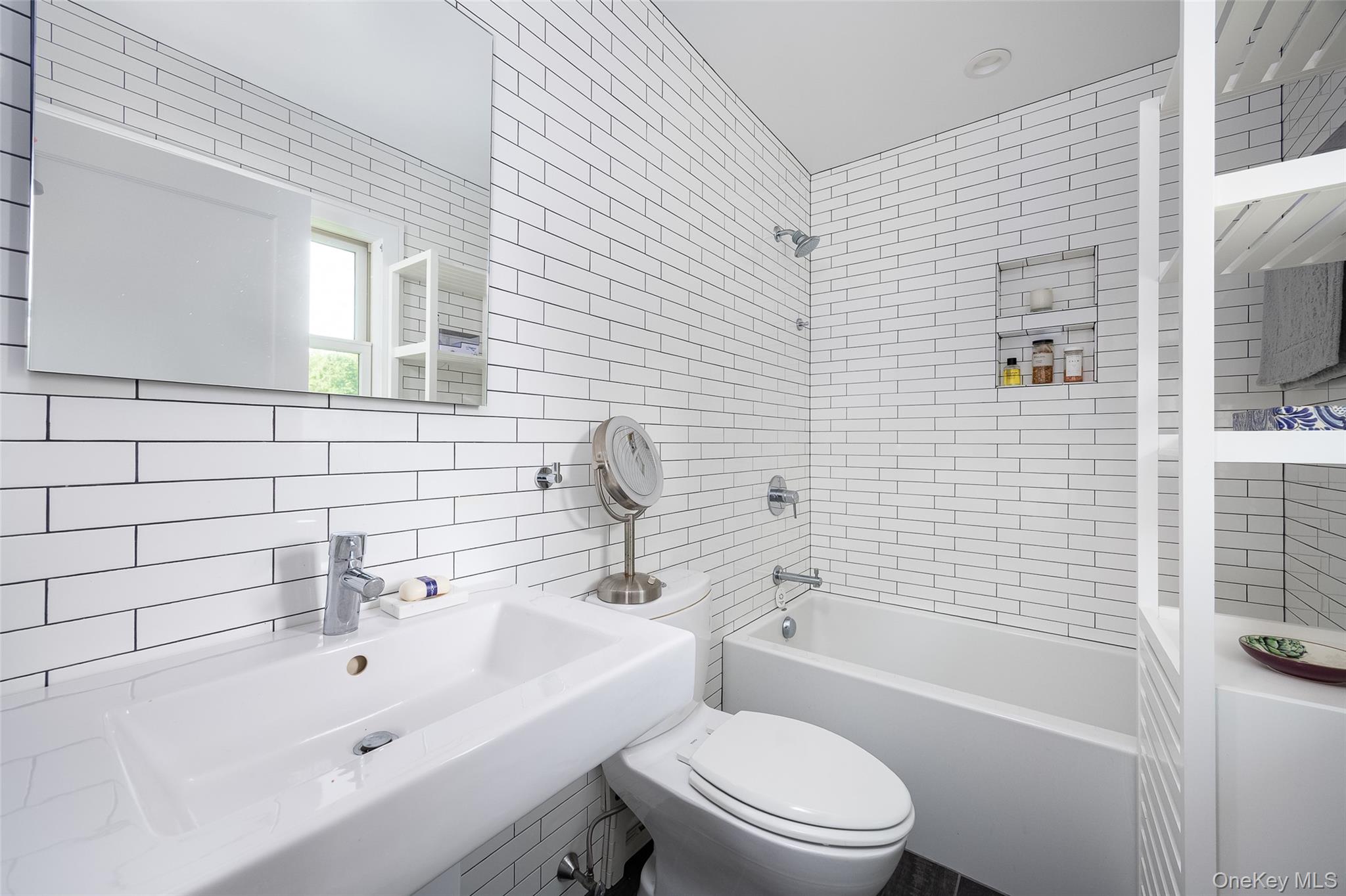 62 Frost Road Property Photo 15