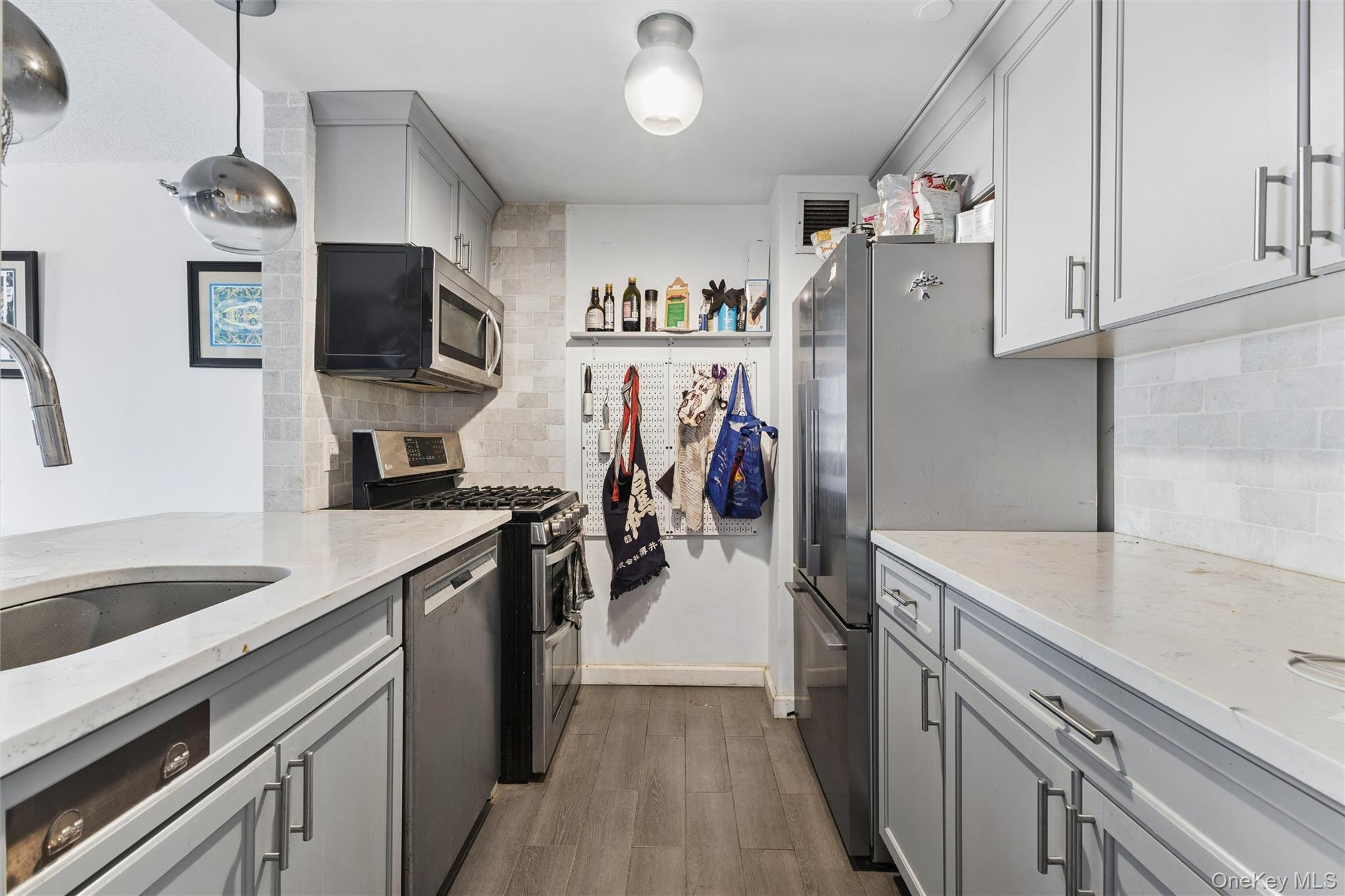 1831 Madison Avenue 8i Property Photo 11