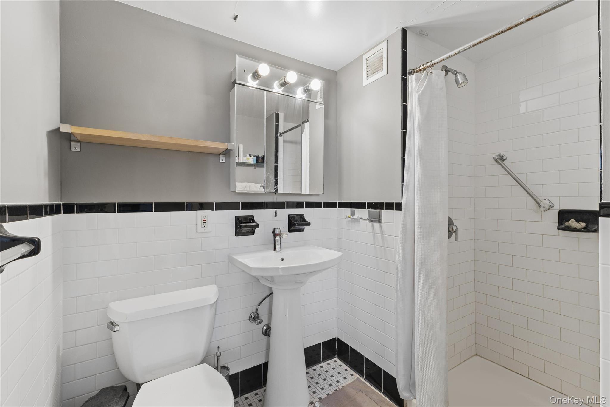 1831 Madison Avenue 8i Property Photo 13