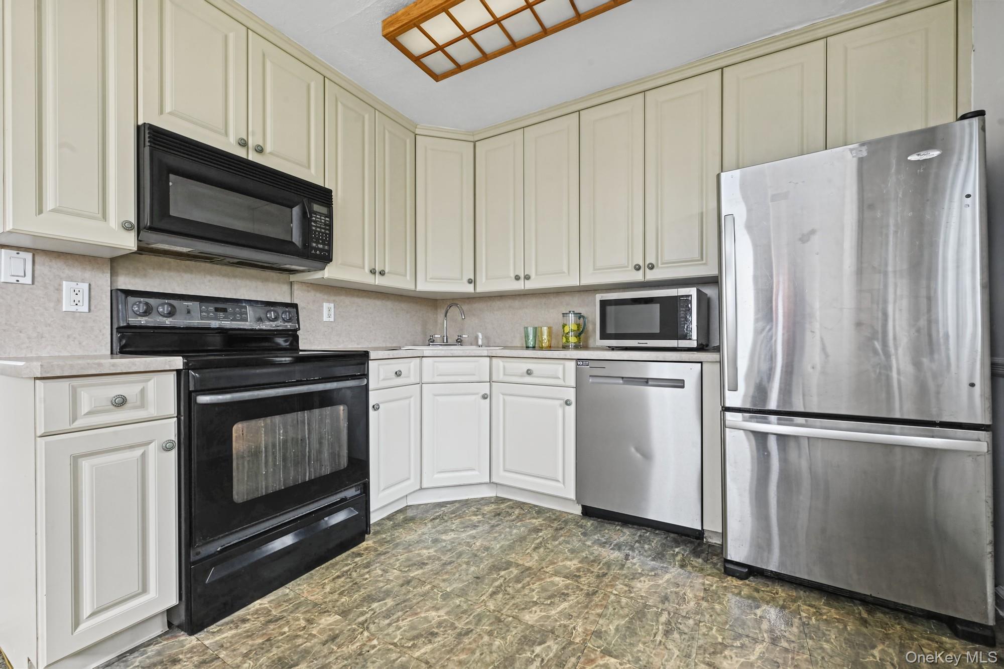 32 Brenner Avenue Property Photo 5