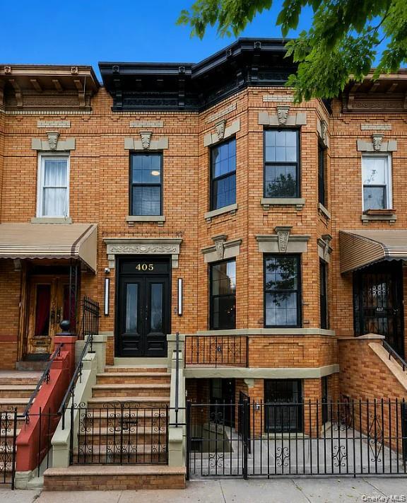 405 Irving Avenue Property Photo 4