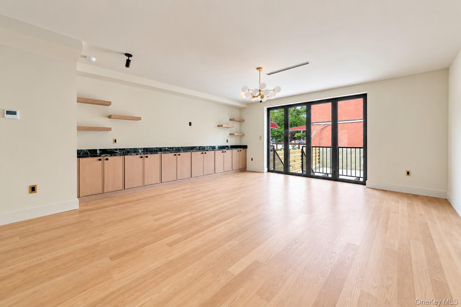 405 Irving Avenue Property Photo 16