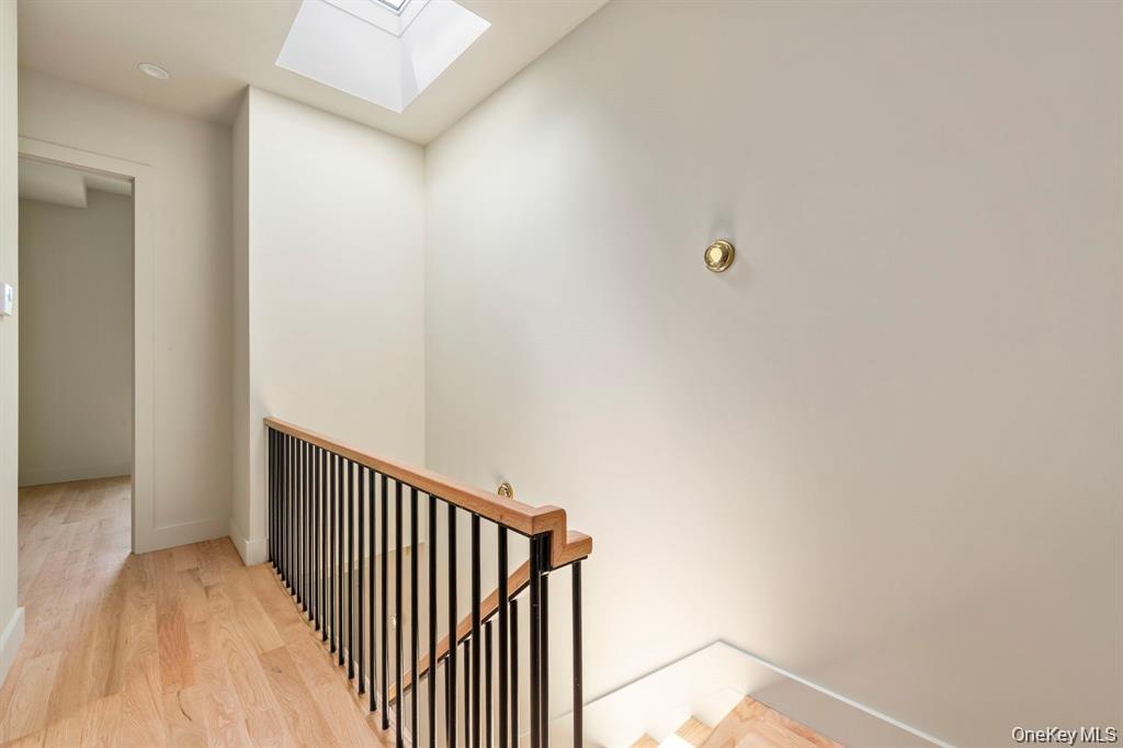 405 Irving Avenue Property Photo 21