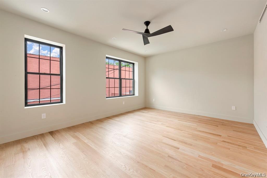 405 Irving Avenue Property Photo 23