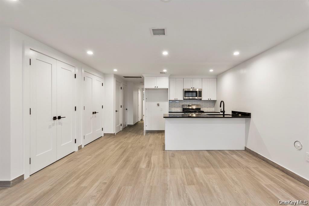 405 Irving Avenue Property Photo 35